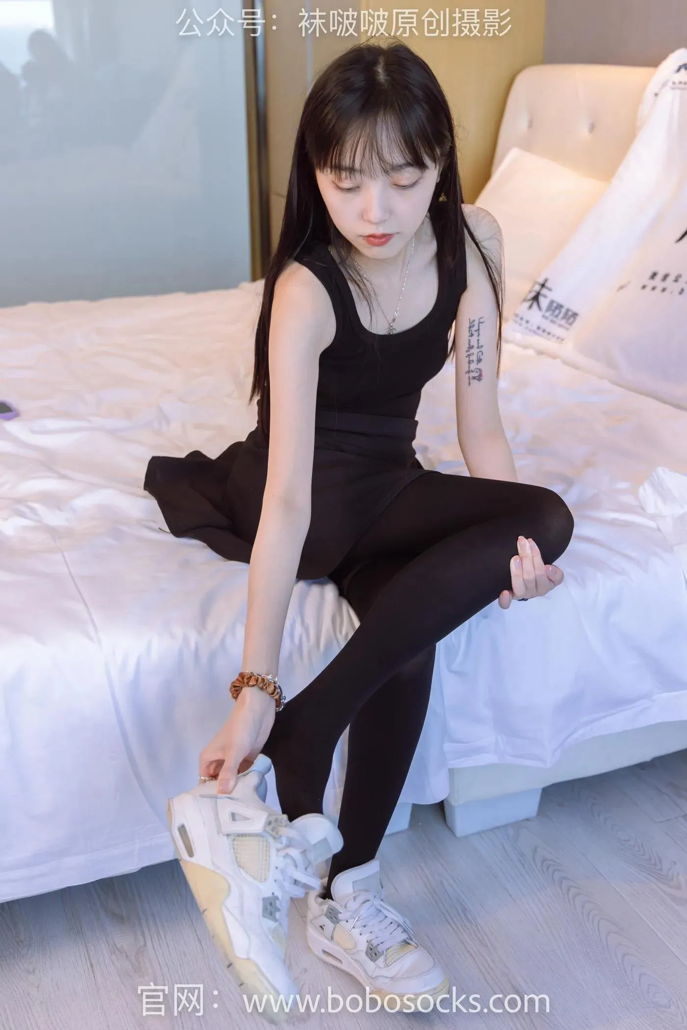 [BoBoSocks袜啵啵]NO.130 稚予-两双穿脏篮球鞋、厚黑丝 [145P]插图5